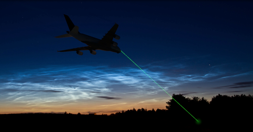 plane-laser-strike-850